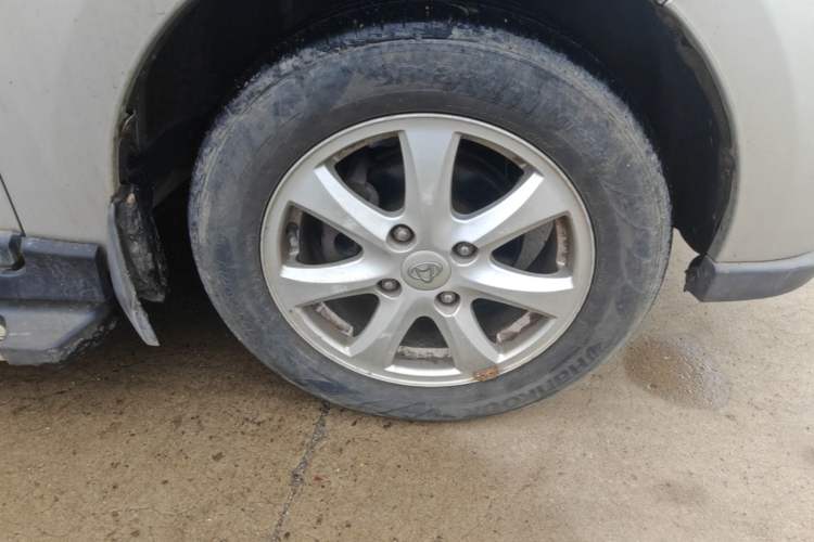 Used CHANGAN KAICHENG Ounuo S 2014 1.5L Luxury Model Right Front Wheel Hub