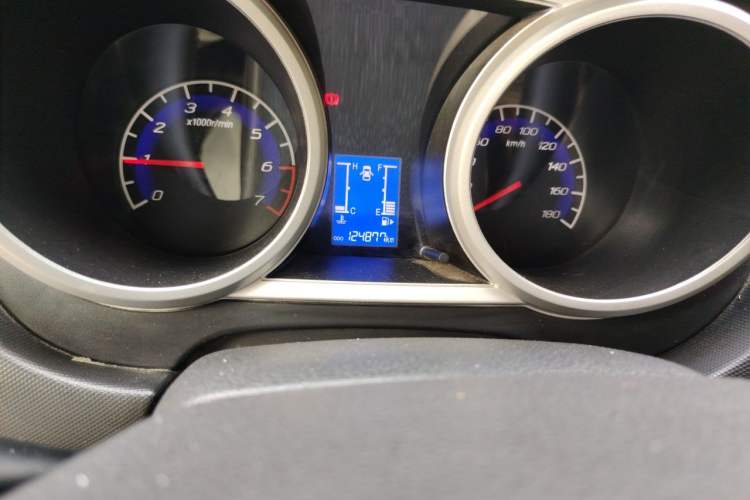 Used CHANGAN KAICHENG Ounuo S 2014 1.5L Luxury Model Odometer Close Up