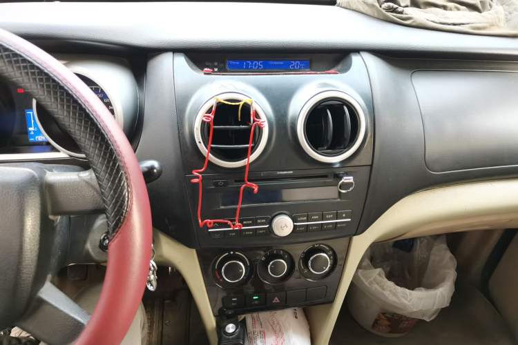 Used CHANGAN KAICHENG Ounuo S 2014 1.5L Elite Model Audio And AC Panel