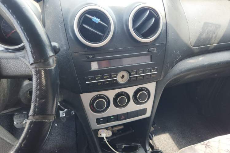 Used CHANGAN KAICHENG Ounuo S 2014 1.3L Happiness Model Audio And AC Panel