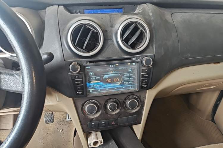 Used CHANGAN KAICHENG Ounuo S 2014 1.5L Elite Model Audio And AC Panel