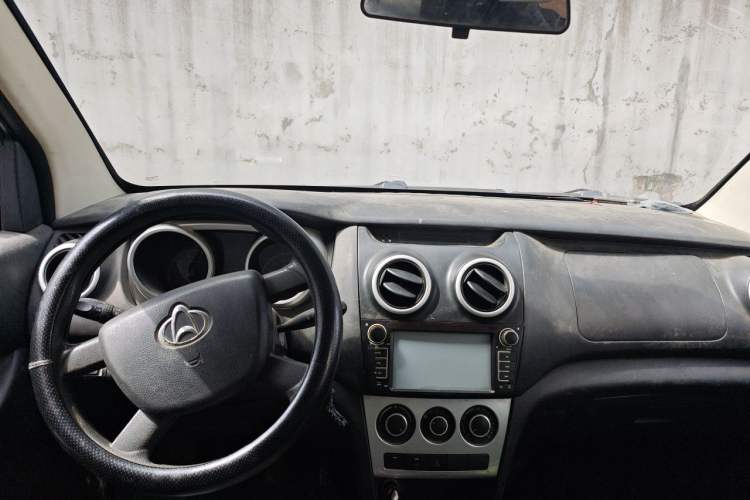 Used CHANGAN KAICHENG Ounuo S 2014 1.5L Base Version Center Console