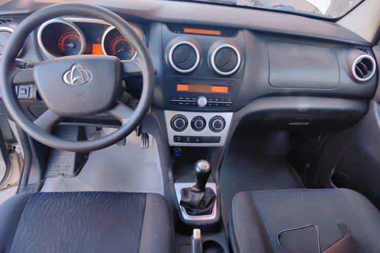 Used CHANGAN KAICHENG Ounuo S 2014 1.5L Base Version Center Console