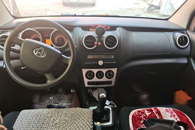 Used CHANGAN KAICHENG Ounuo S 2014 1.5L Base Version Center Console