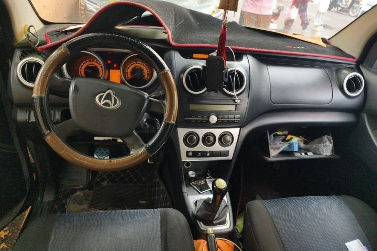Used CHANGAN KAICHENG Ounuo S 2014 1.5L Base Version Center Console