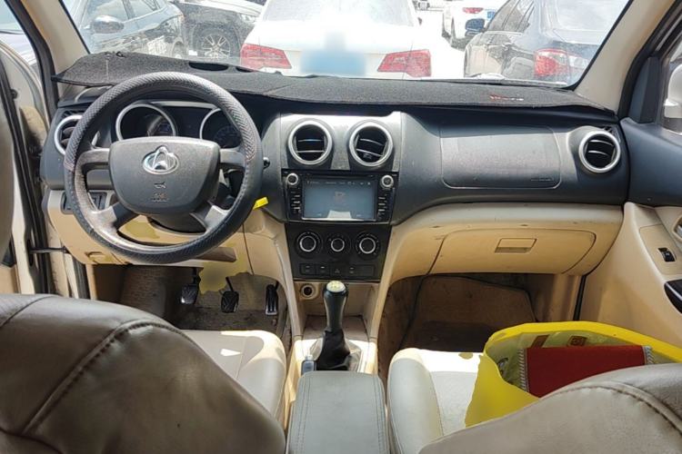 Used CHANGAN KAICHENG Ounuo S 2014 1.5L Luxury Model Center Console