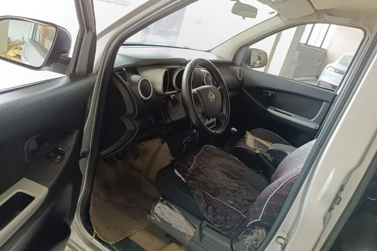 Used CHANGAN KAICHENG Ounuo S 2014 1.3L Happiness Model Driver Seat