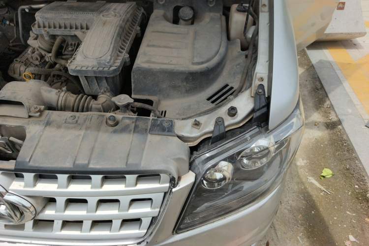 Used CHANGAN KAICHENG Ounuo S 2014 1.3L Base Version Engine Bay Left