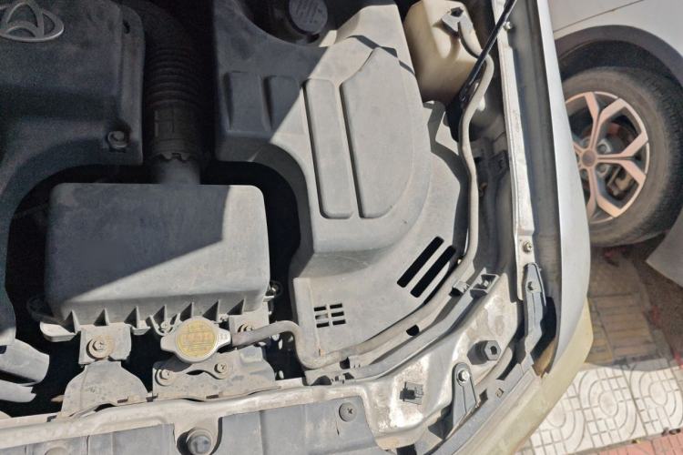 Used CHANGAN KAICHENG Ounuo S 2014 1.5L Base Version Engine Bay Left