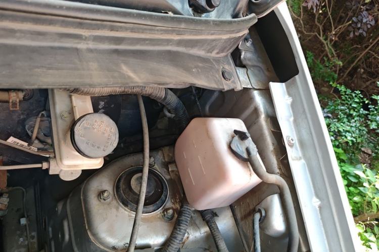 Used CHANGAN KAICHENG Ounuo S 2014 1.5L Base Version Engine Bay Left