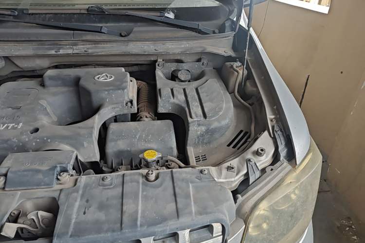 Used CHANGAN KAICHENG Ounuo S 2014 1.5L Elite Model Engine Bay Left