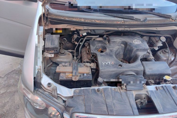 Used CHANGAN KAICHENG Ounuo S 2014 1.5L Base Version Engine Bay Right
