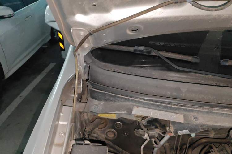Used CHANGAN KAICHENG Ounuo S 2014 1.3L Base Version Engine Bay Right