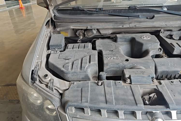Used CHANGAN KAICHENG Ounuo S 2014 1.5L Elite Model Engine Bay Right