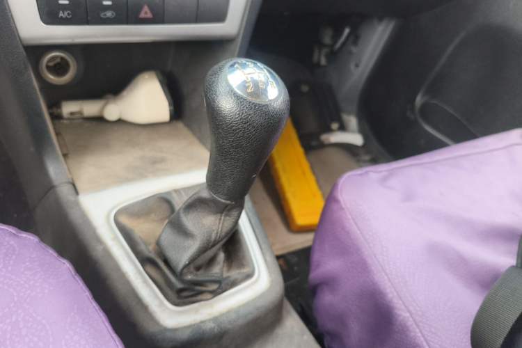 Used CHANGAN KAICHENG Ounuo S 2014 1.5L Base Version Gear Lever