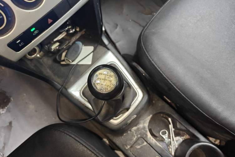 Used CHANGAN KAICHENG Ounuo S 2014 1.5L Base Version Gear Lever