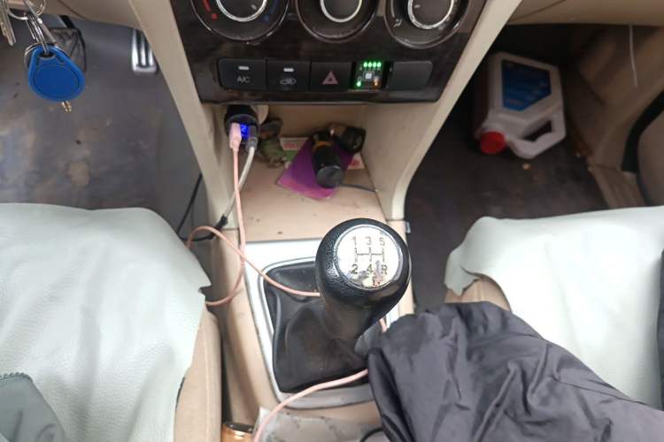 Used CHANGAN KAICHENG Ounuo S 2014 1.5L Base Version Gear Lever