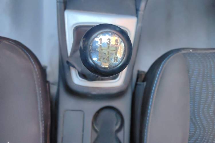Used CHANGAN KAICHENG Ounuo S 2014 1.5L Base Version Gear Lever