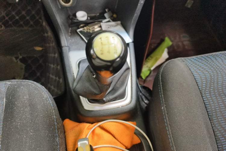 Used CHANGAN KAICHENG Ounuo S 2014 1.5L Base Version Gear Lever