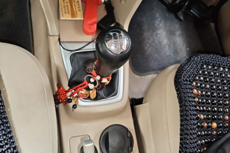 Used CHANGAN KAICHENG Ounuo S 2014 1.5L Elite Model Gear Lever