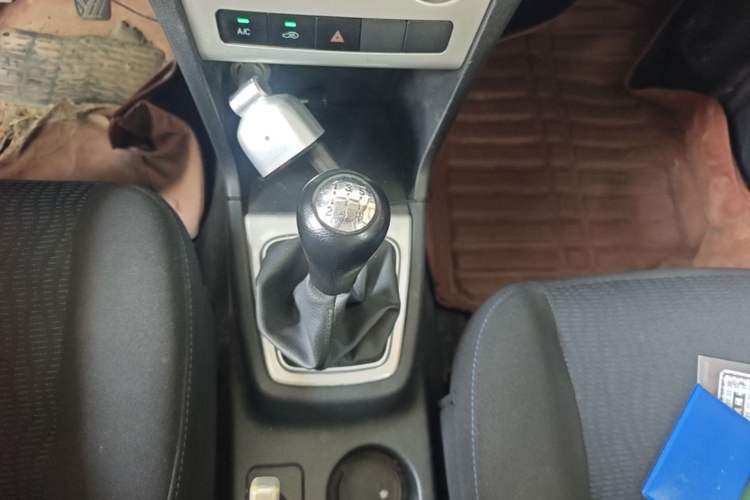 Used CHANGAN KAICHENG Ounuo S 2014 1.5L Base Version Gear Lever