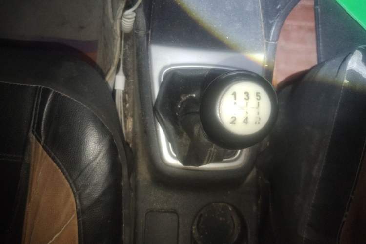 Used CHANGAN KAICHENG Ounuo S 2014 1.5L Base Version Gear Lever