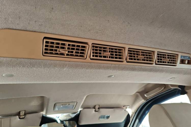 Used CHANGAN KAICHENG Ounuo S 2014 1.5L Elite Model Headliner