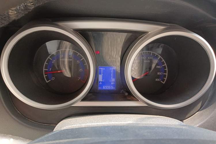 Used CHANGAN KAICHENG Ounuo S 2014 1.5L Base Version Instrument Cluster
