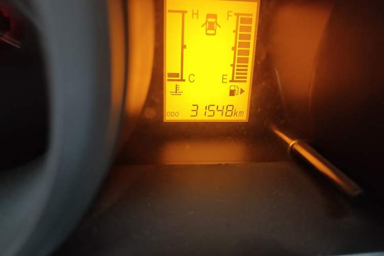 Used CHANGAN KAICHENG Ounuo S 2014 1.5L Base Version Odometer Close Up