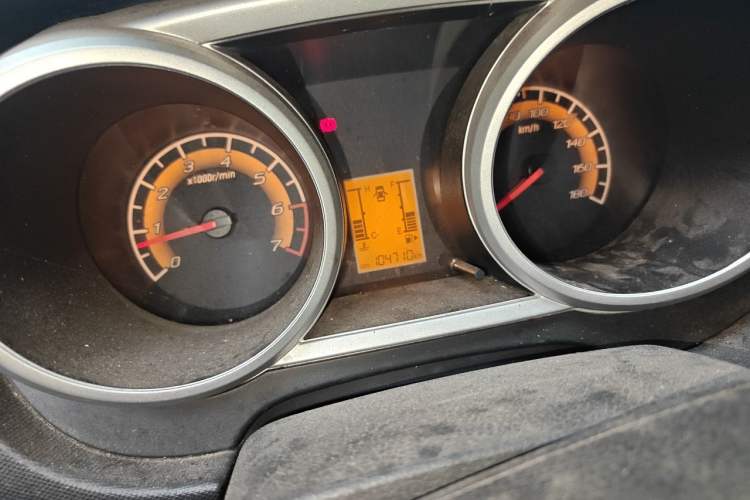 Used CHANGAN KAICHENG Ounuo S 2014 1.5L Base Version Odometer Close Up