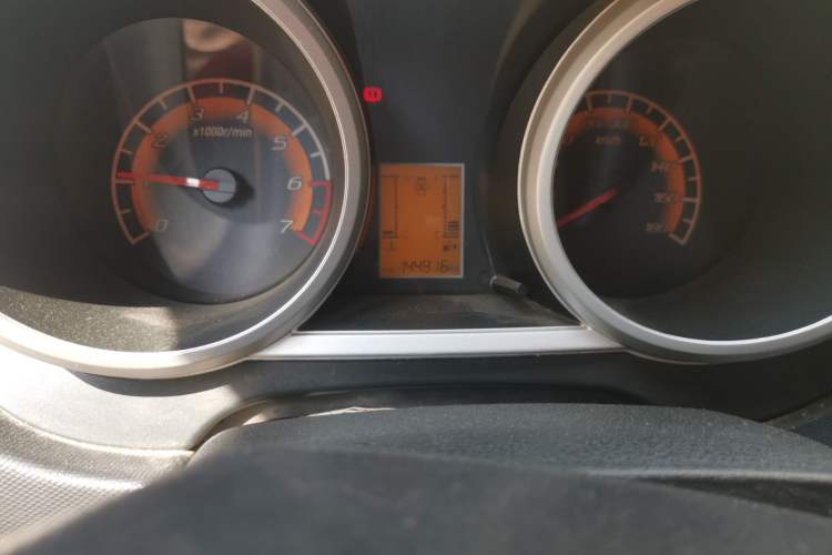 Used CHANGAN KAICHENG Ounuo S 2014 1.5L Base Version Odometer Close Up