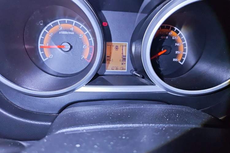 Used CHANGAN KAICHENG Ounuo S 2014 1.5L Base Version Odometer Close Up