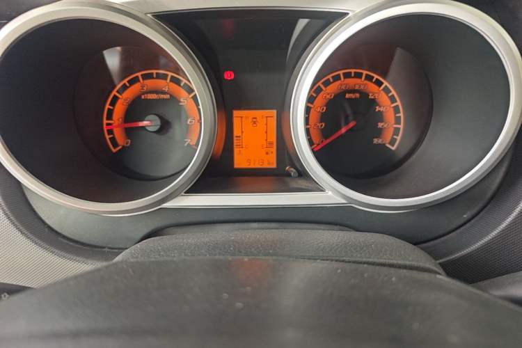 Used CHANGAN KAICHENG Ounuo S 2014 1.5L Base Version Odometer Close Up
