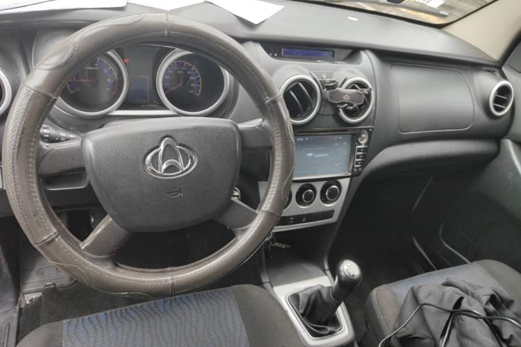 Used CHANGAN KAICHENG Ounuo S 2014 1.3L Happiness Model Center Console