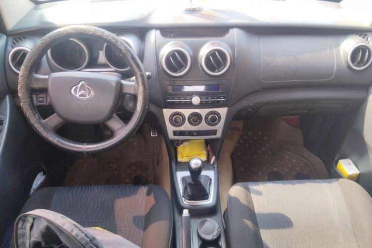 Used CHANGAN KAICHENG Ounuo S 2014 1.5L Base Version Center Console