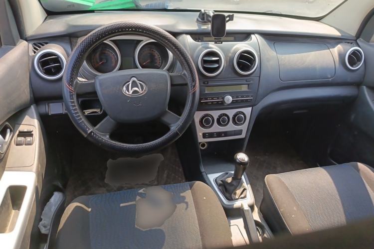 Used CHANGAN KAICHENG Ounuo S 2014 1.5L Base Version Center Console