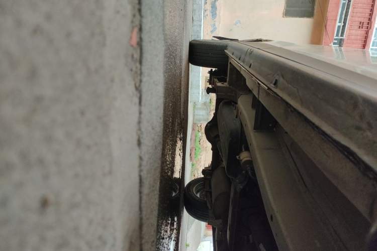 Used CHANGAN KAICHENG Ounuo S 2014 1.5L Base Version Chassis Front Right
