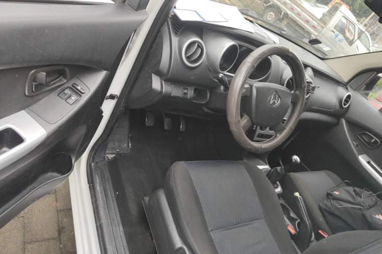 Used CHANGAN KAICHENG Ounuo S 2014 1.3L Happiness Model Driver Seat