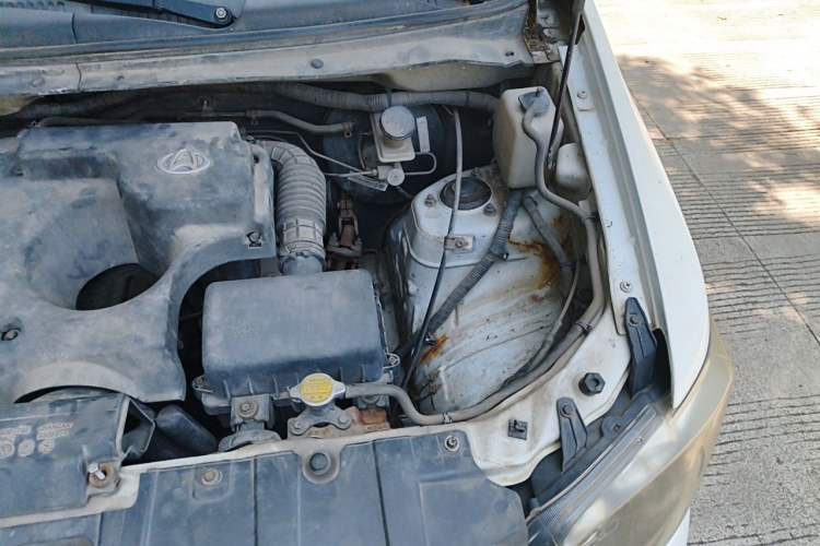 Used CHANGAN KAICHENG Ounuo S 2014 1.5L Base Version Engine Bay Left