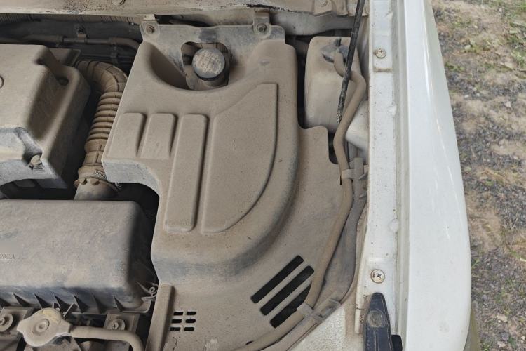 Used CHANGAN KAICHENG Ounuo S 2014 1.5L Base Version Engine Bay Left