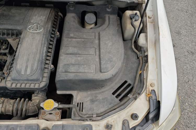 Used CHANGAN KAICHENG Ounuo S 2014 1.3L Base Version Engine Bay Left