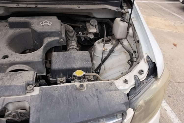 Used CHANGAN KAICHENG Ounuo S 2014 1.5L Base Version Engine Bay Left
