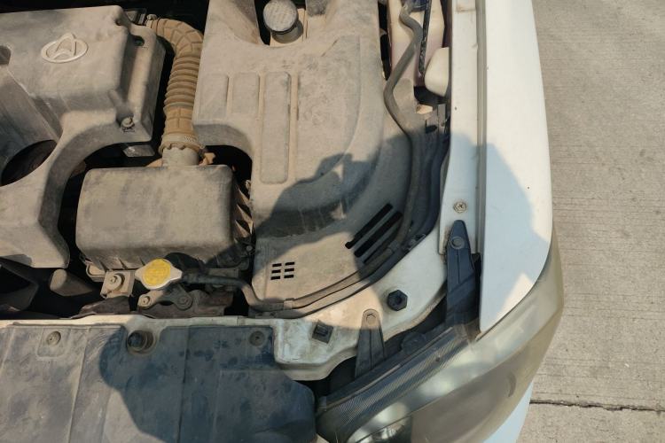 Used CHANGAN KAICHENG Ounuo S 2014 1.5L Luxury Model Engine Bay Left