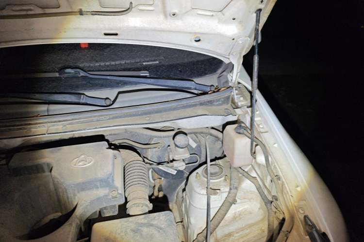 Used CHANGAN KAICHENG Ounuo S 2014 1.5L Base Version Engine Bay Left