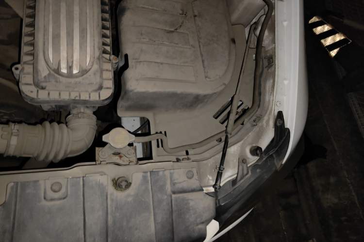 Used CHANGAN KAICHENG Ounuo S 2014 1.3L Happiness Model Engine Bay Left