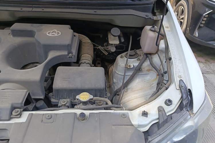 Used CHANGAN KAICHENG Ounuo S 2014 1.5L Base Version Engine Bay Left