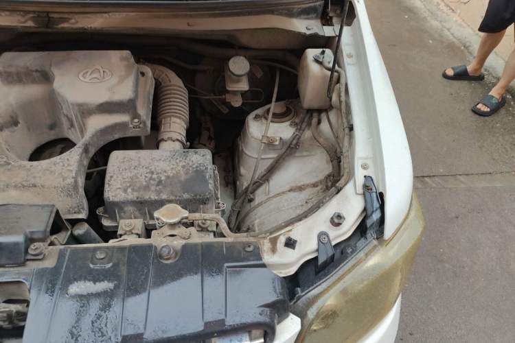 Used CHANGAN KAICHENG Ounuo S 2014 1.5L Base Version Engine Bay Left