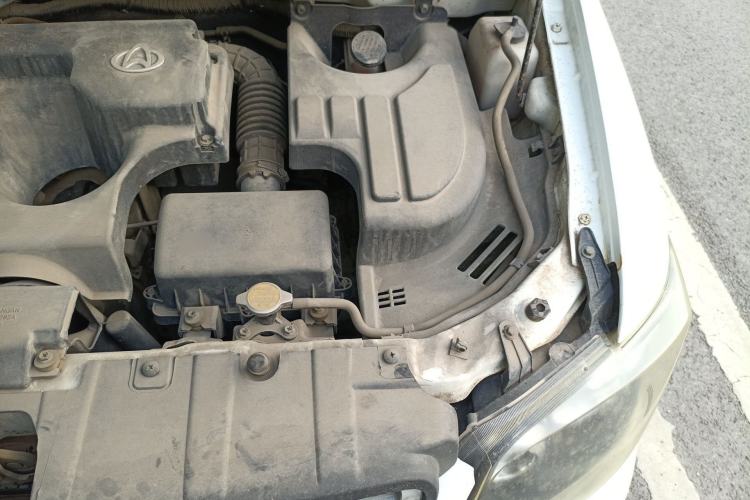 Used CHANGAN KAICHENG Ounuo S 2014 1.5L Base Version Engine Bay Left