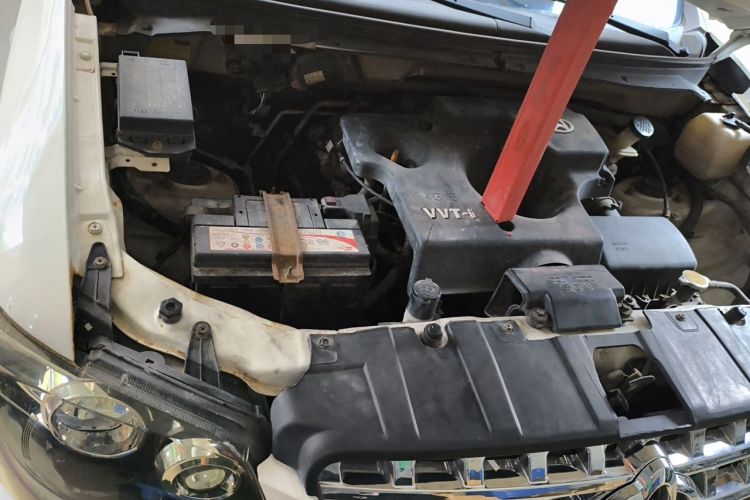 Used CHANGAN KAICHENG Ounuo S 2014 1.5L Base Version Engine Bay Right