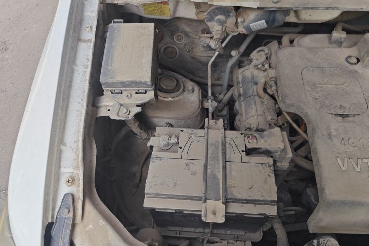 Used CHANGAN KAICHENG Ounuo S 2014 1.5L Base Version Engine Bay Right